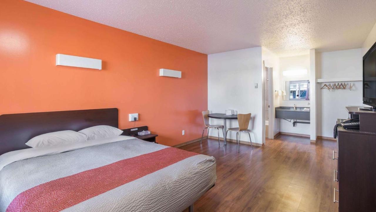 Motel Bo-Camrose, Ab Esterno foto