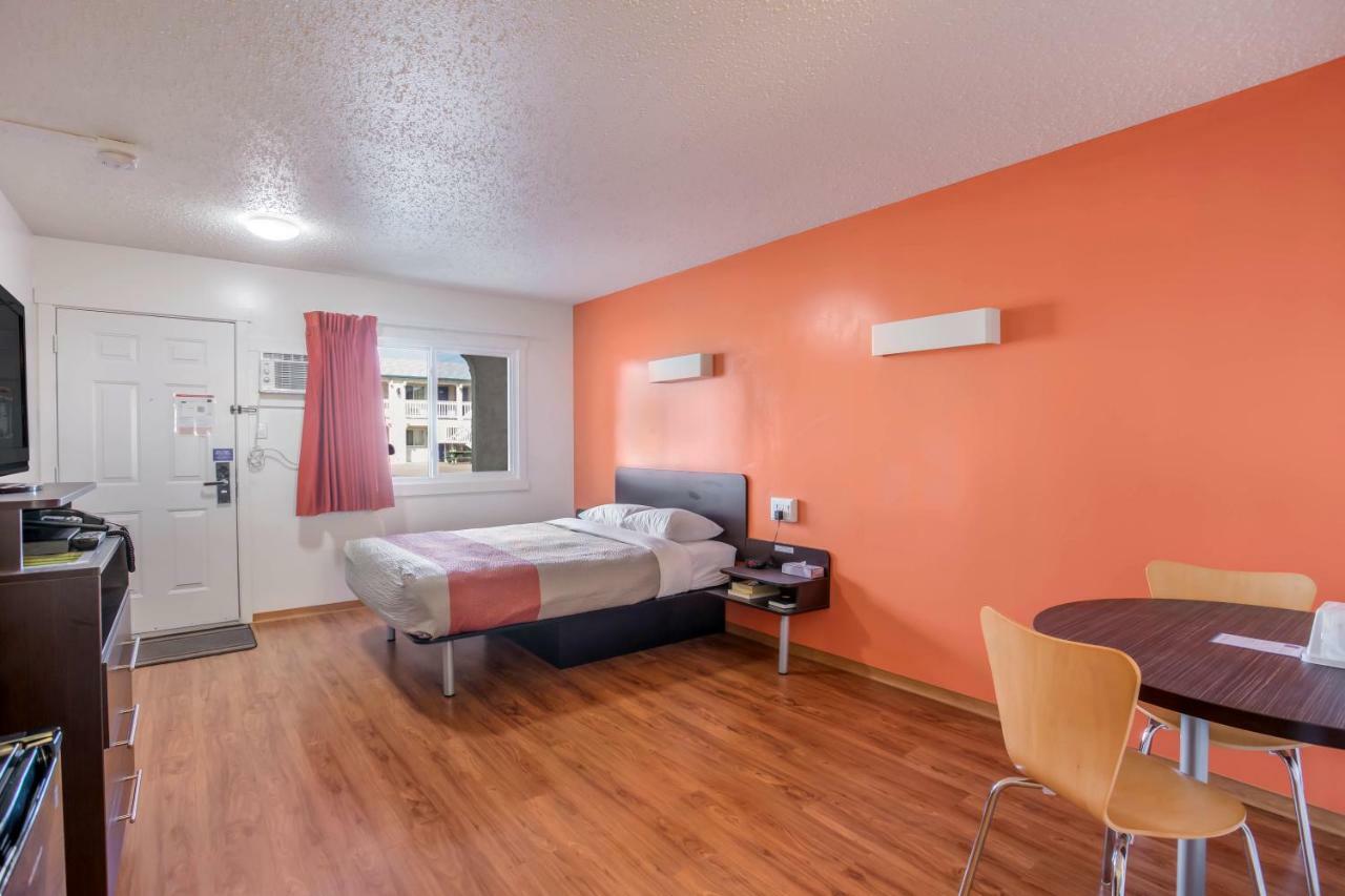 Motel Bo-Camrose, Ab Esterno foto